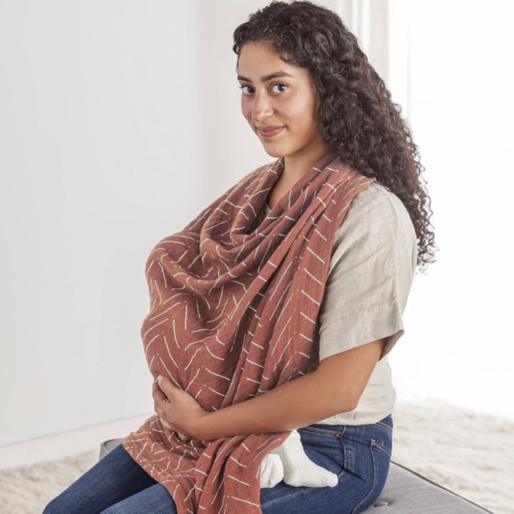 NWOT Itzy ritzy breastfeeding multi use cover